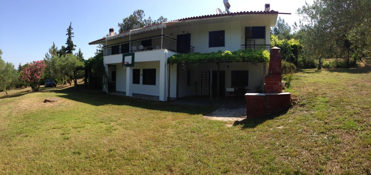 Secluded 1.8 Acre Garden Villa, For Exclusive Use With Stunning Views. Καλάνδρα Εξωτερικό φωτογραφία